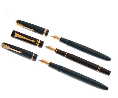 Lot 144 - Two Parker Duofold fountain pens and a Parker Duofold Centennial fountain pen