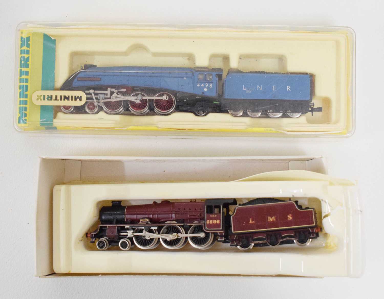 Lot 354 - Boxed Minitrix N gauge 'Sir Nigel Gresley' railway trainset locomotive