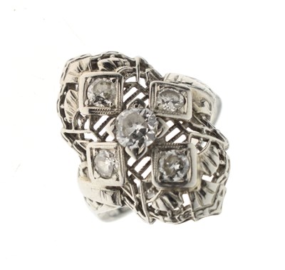 Lot 6 - Art Deco-style diamond ring