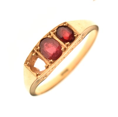 Lot 18 - Garnet-topped doublet 18ct gold ring