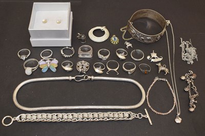 Lot 103 - Quantity of silver and white metal costume jewellery