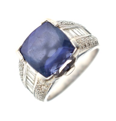 Lot 16 - Tanzanite and diamond 18ct white gold ring