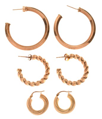 Lot 73 - Three pairs of 9ct yellow gold hoop earrings