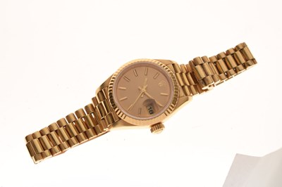 Lot 79 - Rolex - Lady's 18K gold Datejust chronometer bracelet watch, ref. 69178