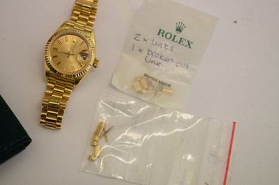 Lot 79 - Rolex - Lady's 18K gold Datejust chronometer bracelet watch, ref. 69178