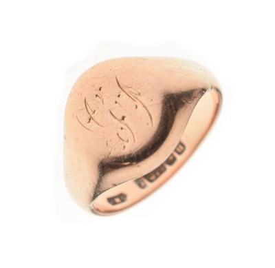 Lot 27 - 9ct rose gold signet ring