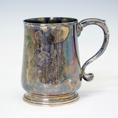 Lot 171 - Elizabeth II silver mug with scroll handle