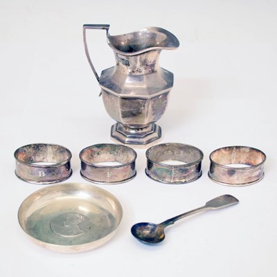 Lot 150 - Assorted small silver to include an Edward VII silver cream jug, etc