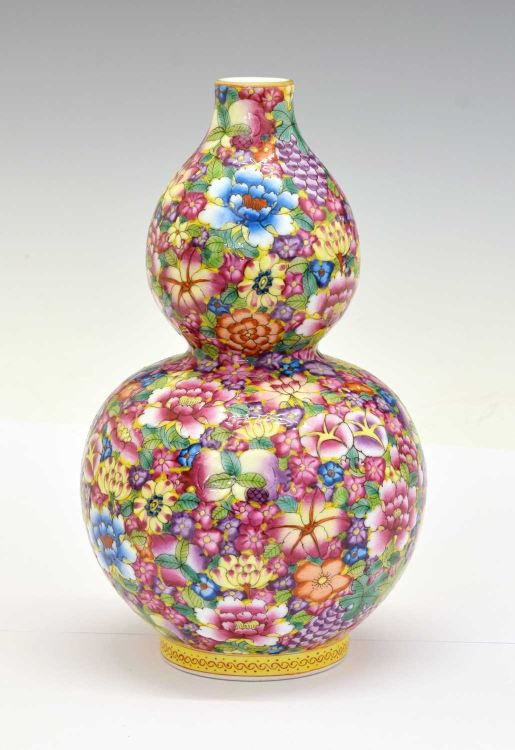 Lot 320 - Chinese Canton Famille Rose porcelain