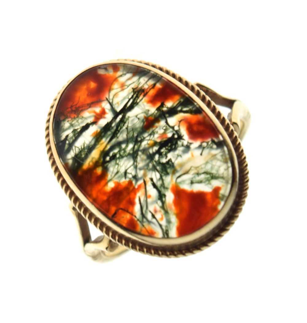 Lot 4 - 9ct gold, moss agate ring