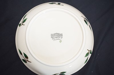 Lot 387 - Emma Bridgewater 'Hellebore' pattern tea and dinnerwares
