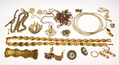 Lot 112 - Yellow metal costume jewellery