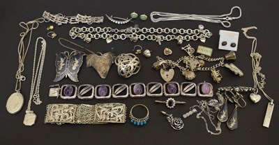 Lot 113 - Quantity of silver and other jewellery