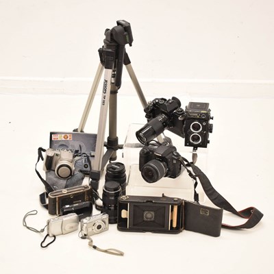 Lot 311 - Canon F-1 camera and accessories