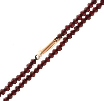 Lot 68 - Faceted garnet bead necklace
