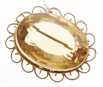 Lot 32 - Late Victorian citrine 9ct yellow gold brooch