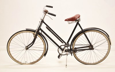 Lot 321 - Vintage Elswick 'Hopper' bicycle in black finish