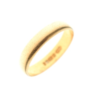 Lot 34 - Wedding band