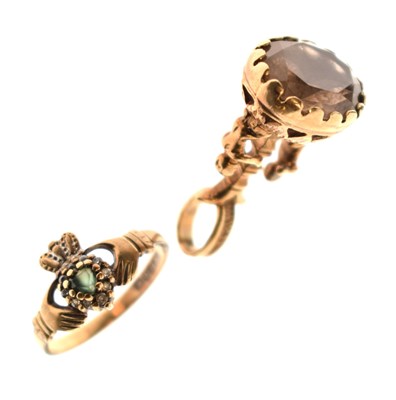 Lot 73 - 9ct gold Claddagh ring and 9ct gold fob