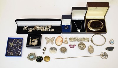 Lot 82 - Collection of silver and white metal jewellery