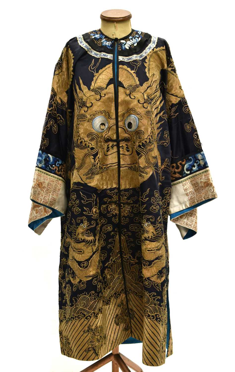 Lot 331 - Chinese silk 'dragon' robe
