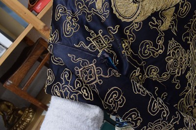 Lot 331 - Chinese silk 'dragon' robe