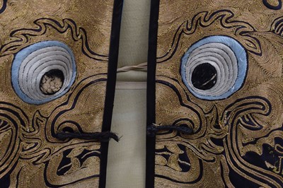 Lot 331 - Chinese silk 'dragon' robe