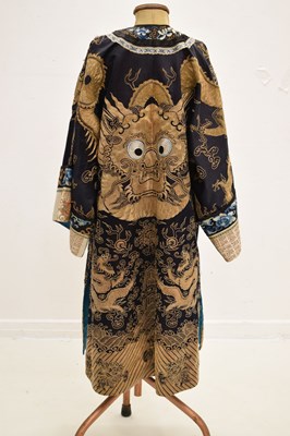 Lot 331 - Chinese silk 'dragon' robe