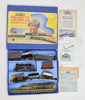 Lot 255 - Hornby Dublo - Boxed 00 gauge EDG17 'Tank Goods Train B.R.' railway trainset