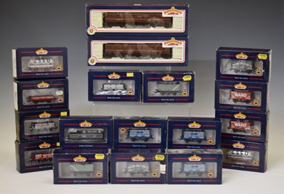 Lot 249 - Bachmann Branch-Line - Group of twenty-three boxed wagons