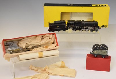 Lot 253 - Trix Trains - 00 gauge railway trainset British Railways locomotive