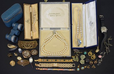 Lot 87 - Assorted costume jewellery and effects