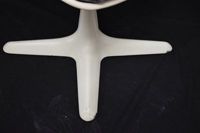Lot 481 - Maurice Burke for Arkana - Circa 1960s extending Tulip table
