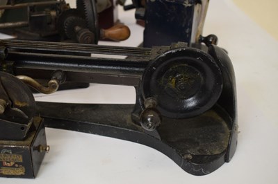 Lot 194 - Daude No.11 Paris cast iron hand operated punch