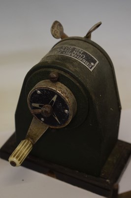 Lot 194 - Daude No.11 Paris cast iron hand operated punch