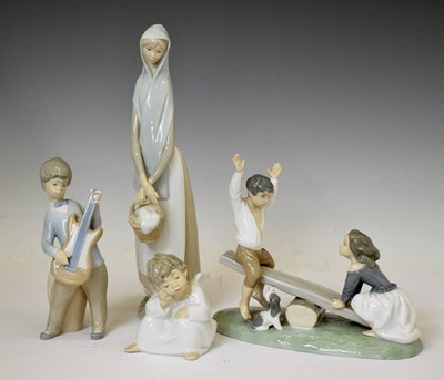 Lot 287 - Group of four Lladro figures