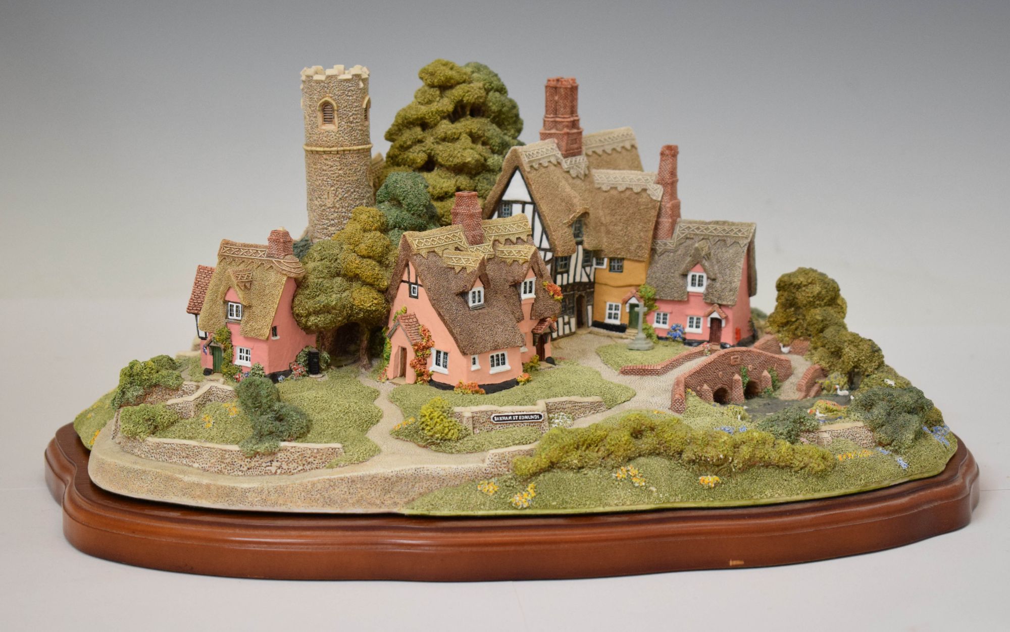 Lilliput Lane 大型 リリパット saxham st edmunds Lot 297 - Lilliput Lane - Boxed limited edition model,