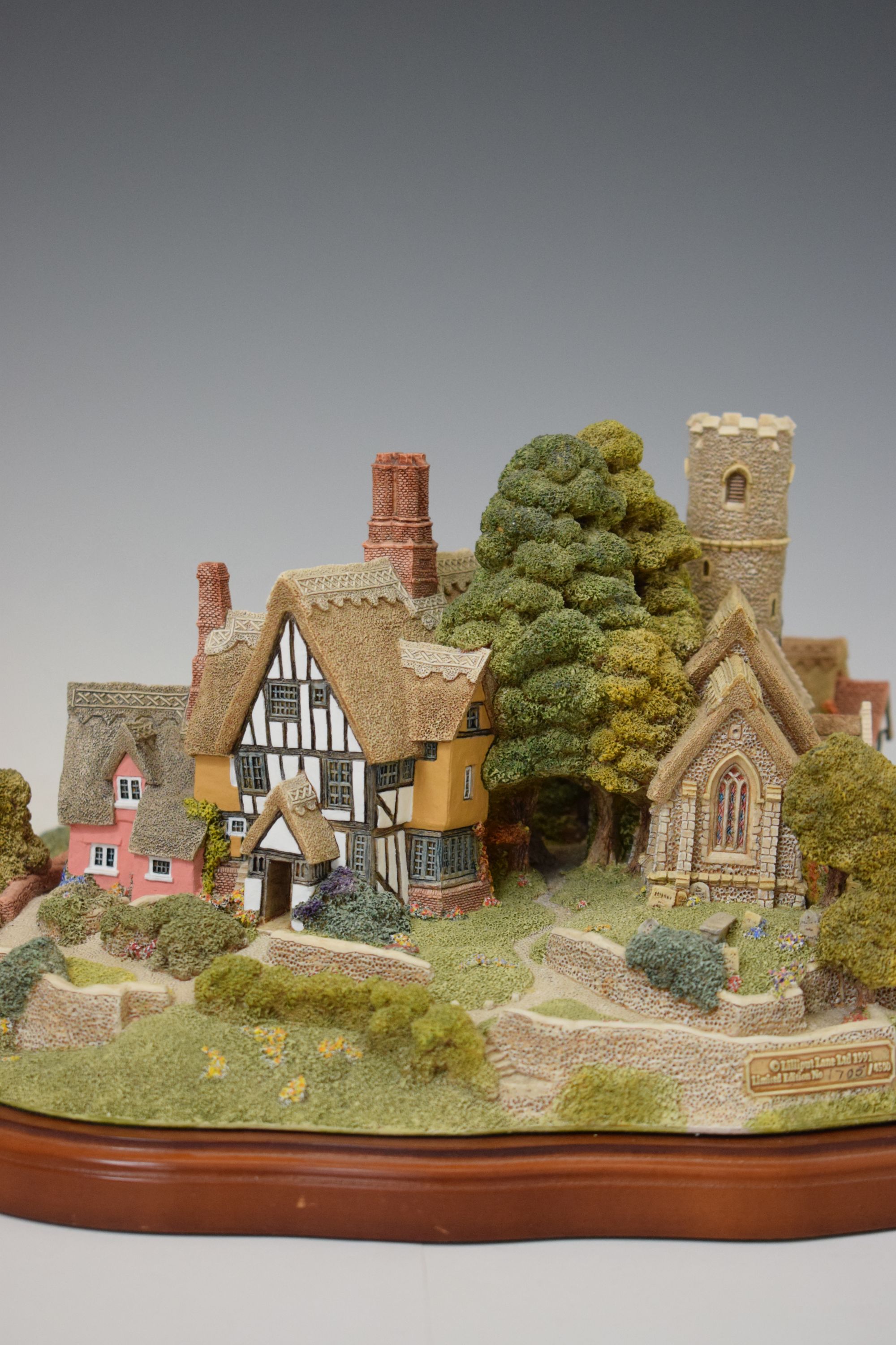 Lot 297 - Lilliput Lane - Boxed limited edition model,