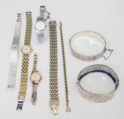 Lot 89 - Small group of costume jewellery and watches