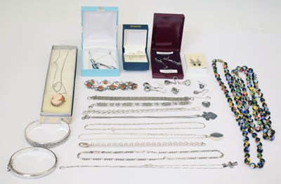 Lot 88 - Collection of silver and costume jewellery