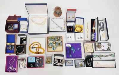 Lot 96 - Large collection of costume jewellery