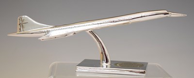 Lot 182 - Royal Mint Classics - Limited edition model of Concorde with .999 Fine Silver 5 Dollar