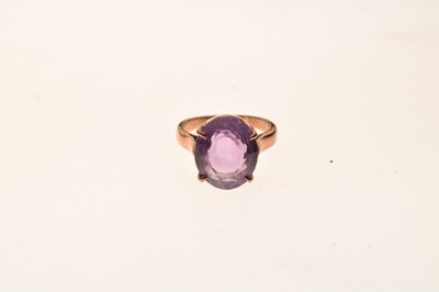 Lot 8 - Amethyst ring
