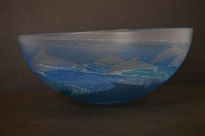 Lot 443 - Malcolm Sutcliffe (b.1954), contemporary studio glass cameo bowl