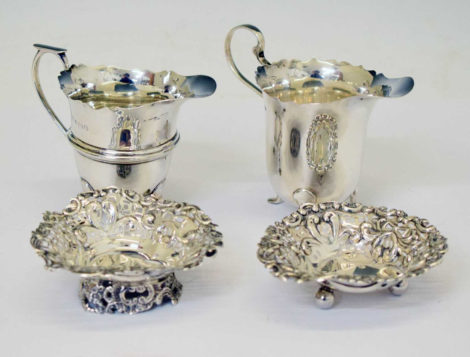 Lot 200 - Victorian heart shaped bonbon dish, two cream jugs etc