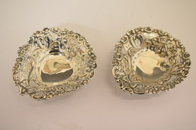 Lot 200 - Victorian heart shaped bonbon dish, two cream jugs etc