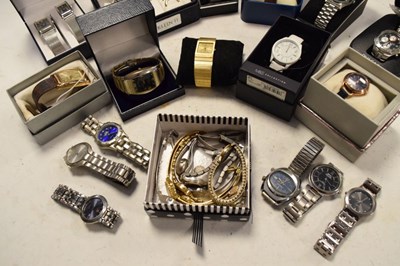 Lot 145 - Assorted watches