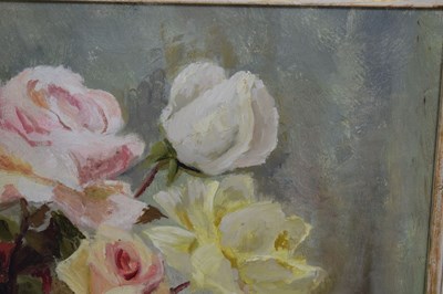 Lot 465 - Joan Bates (20th century) - Oil on canvas - Still life of roses