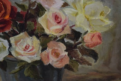 Lot 465 - Joan Bates (20th century) - Oil on canvas - Still life of roses