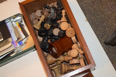 Lot 279 - Chess set, metronome and stereoscopic viewer